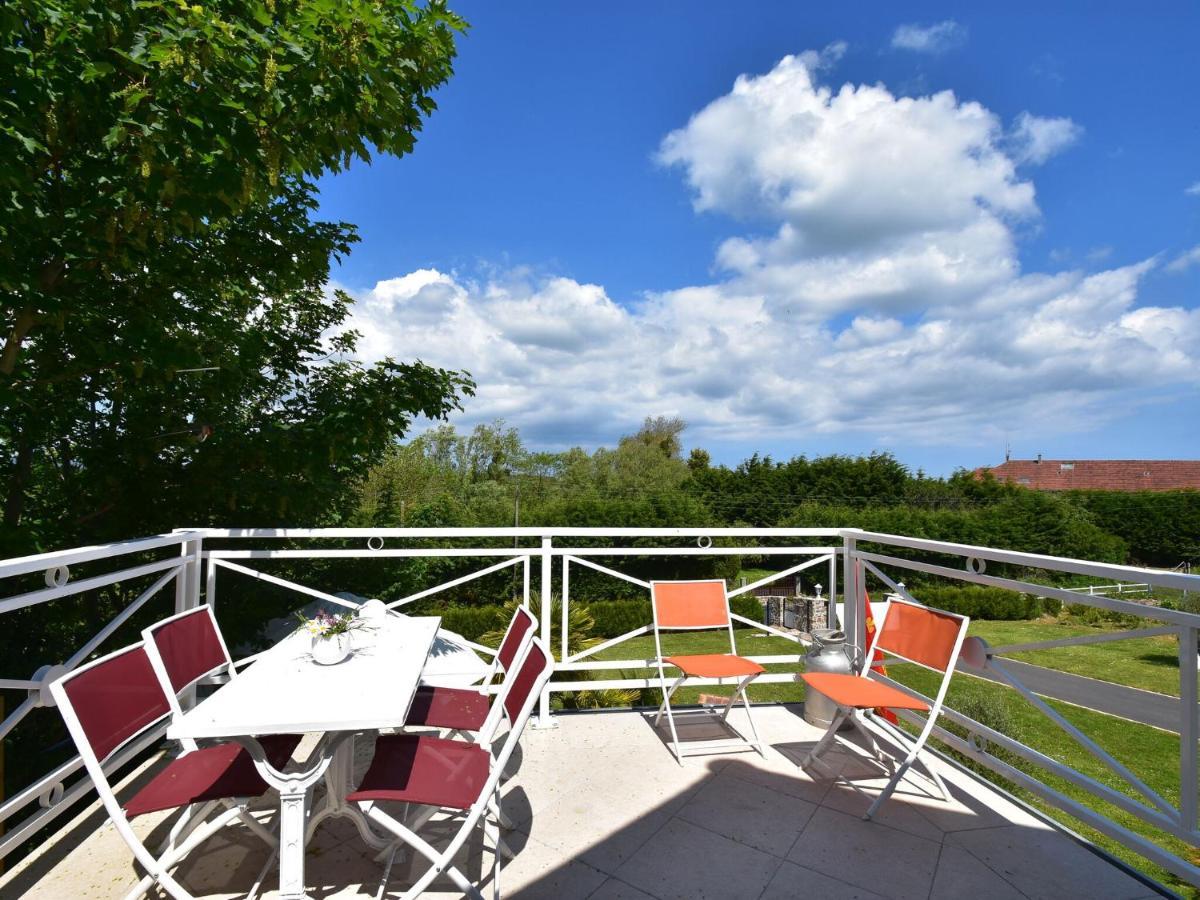 Superb Holiday Home Near The Beach Quineville Номер фото